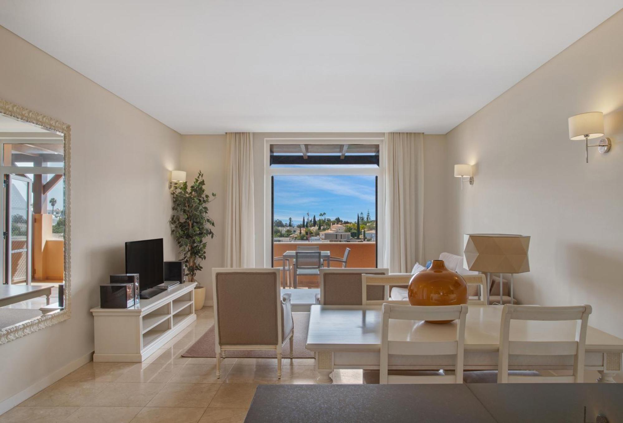 Monte Santo Resort Carvoeiro  Dış mekan fotoğraf A staged living room